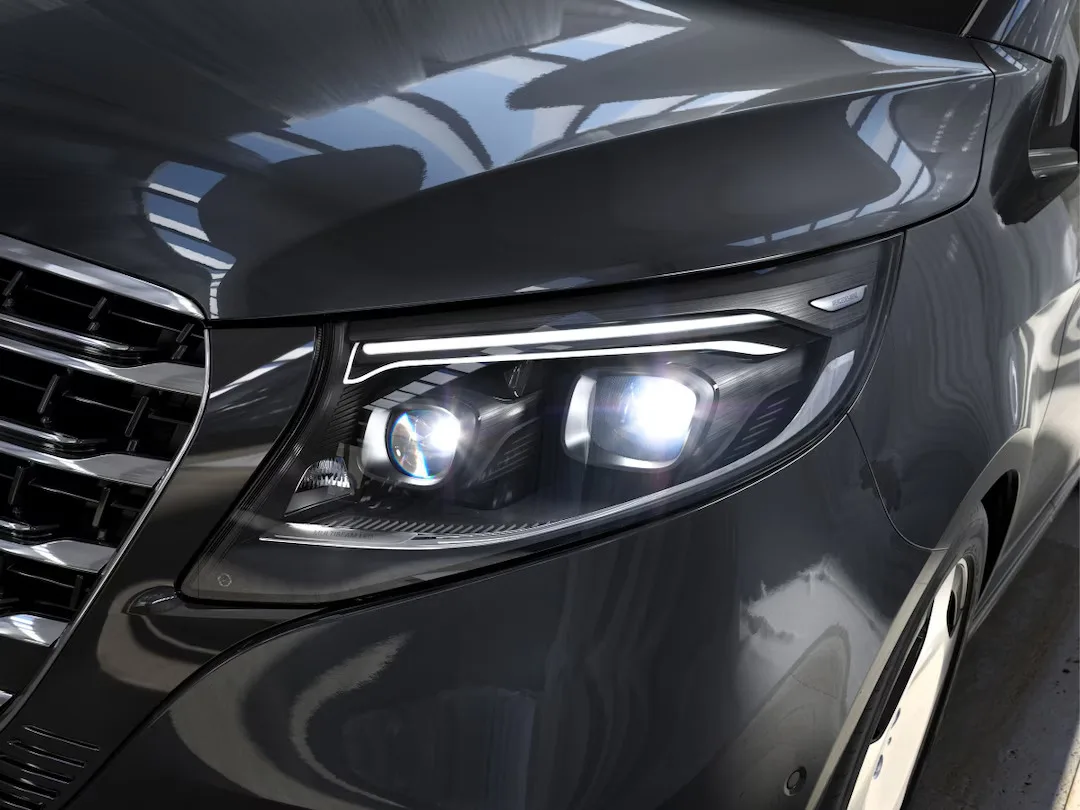 Mercedes Benz V Class photo 9