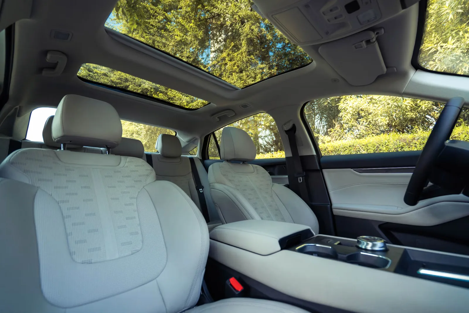 Ford Taurus photo 10